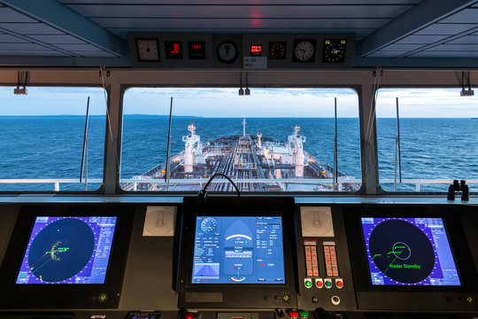 Navigation & Communication